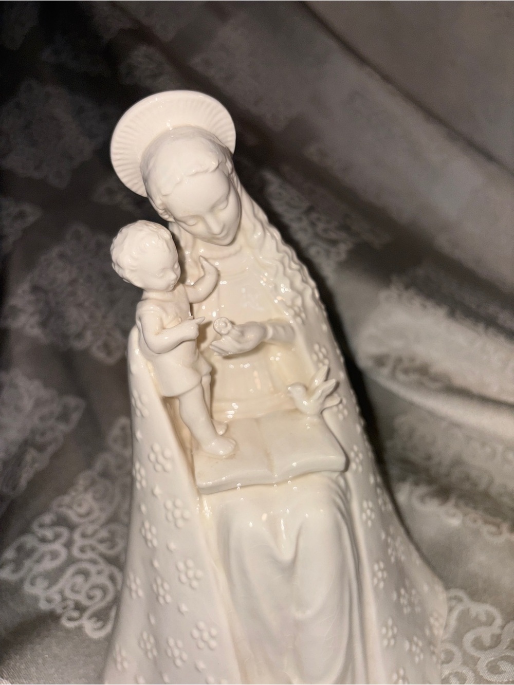 M.I. Hummel Flower Madonna Figurine | Goebel Porcelain | Madonna & Child - Picture 12 of 17